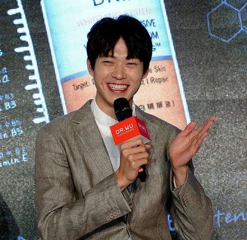 一线吃瓜娱乐圈攻是谁,他是如何成为娱乐圈焦点人物的?