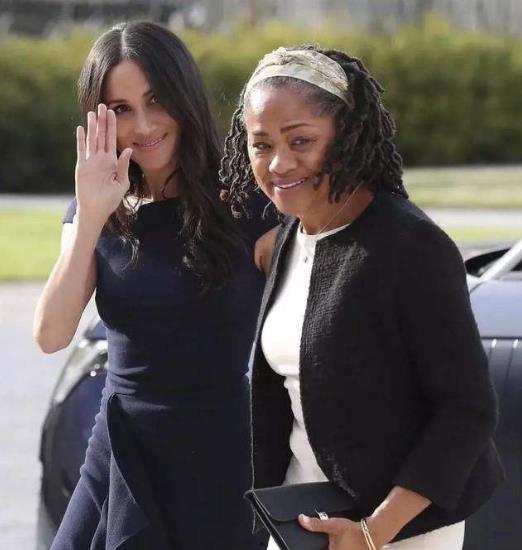 西班牙网红夫妇瓜在那吃,揭秘西班牙网红夫妇的美食之旅  第3张 西班牙网红夫妇瓜在那吃,揭秘西班牙网红夫妇的美食之旅  第3张