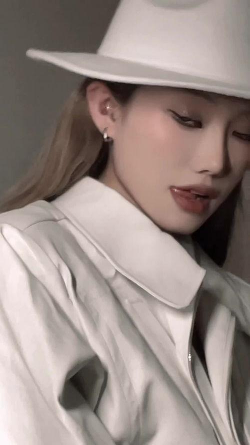 网红田心三水吃瓜视频,揭秘娱乐圈幕后真相  第2张